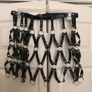 NEW Black Leather Metal Ring Weave Skirt Belt